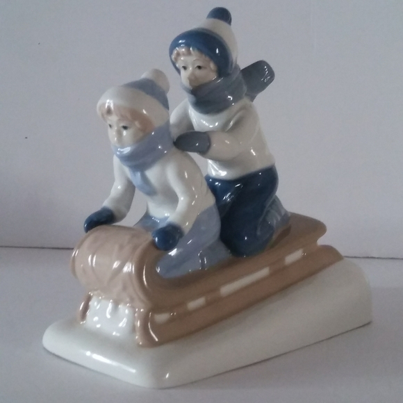 Children sledding porcelain figurine cuernavaca - Picture 1 of 8